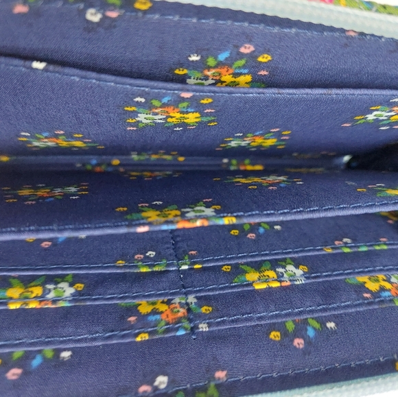 Vera Bradley Turnlock Wallet Sea Air Floral NWT - Picture 4 of 4